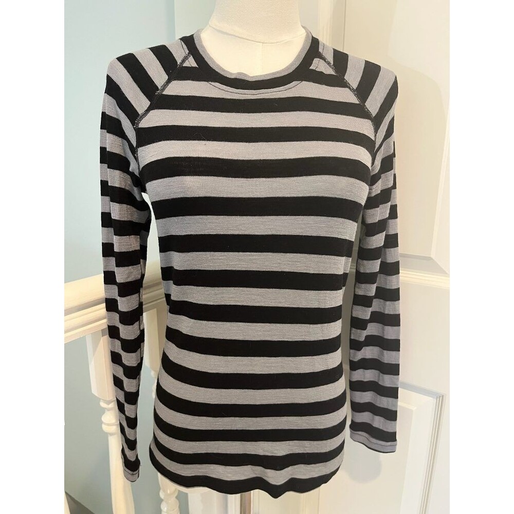 Minus33 100% Superfine Merino Wool Womens M Striped Long Sleeve Base Layer Top